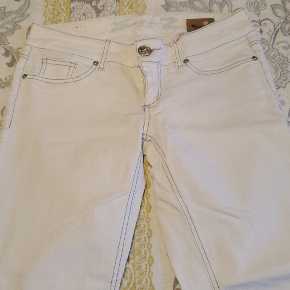 SEVEN7 Capri length white Denim
